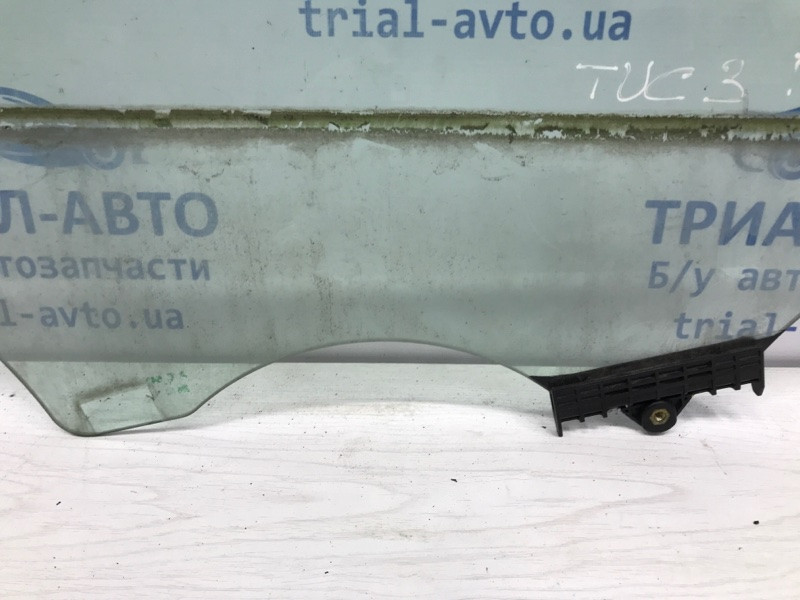 Стекло двери переднее правое Hyundai Tucson TL 1.7 DIESEL D4FD 2015 (б/у) Киев - изображение 2