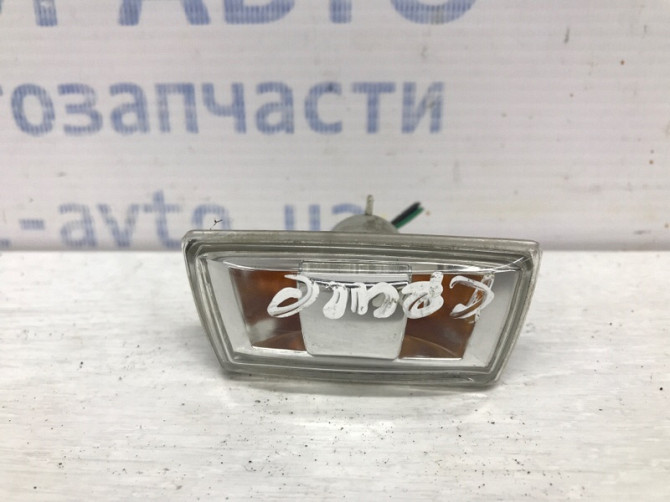 Повторитель поворотника Chevrolet Cruze J300 1.8 F18D4 2009 (б/у) Київ - зображення 1