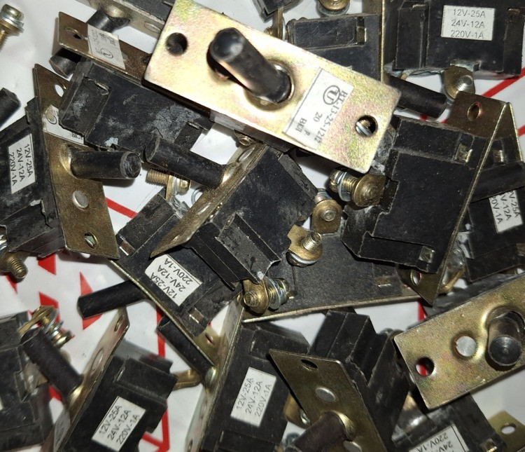 ВТ-13-25-1212 перемикач - тумблер Суми - зображення 1