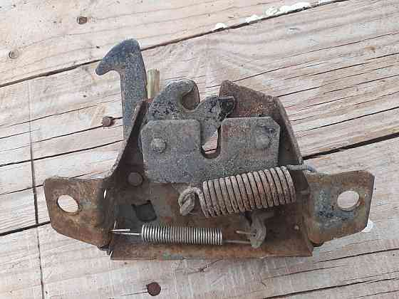 MB 401257 Замок капота Mitsubishi Lancer IV Colt РАЗБОРКА Дніпро
