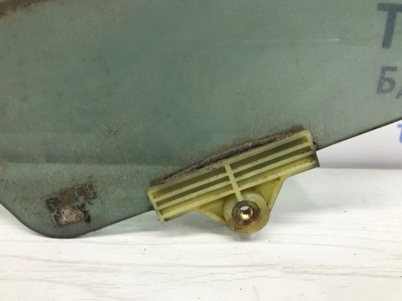 Стекло двери заднее правое Kia Ceed JD 1.6 DIESEL D4FB 2012 (б/у) Київ - зображення 2