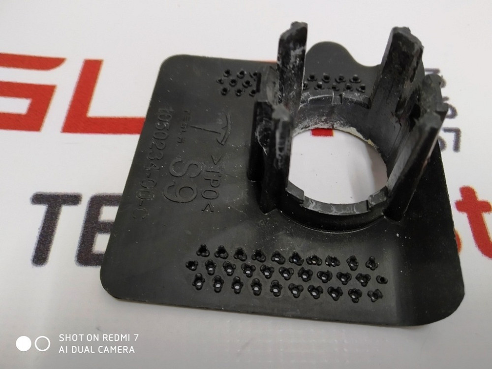 Кронштейн крепления парктроника S9 Tesla model S 1048524-00-B Киев - изображение 2