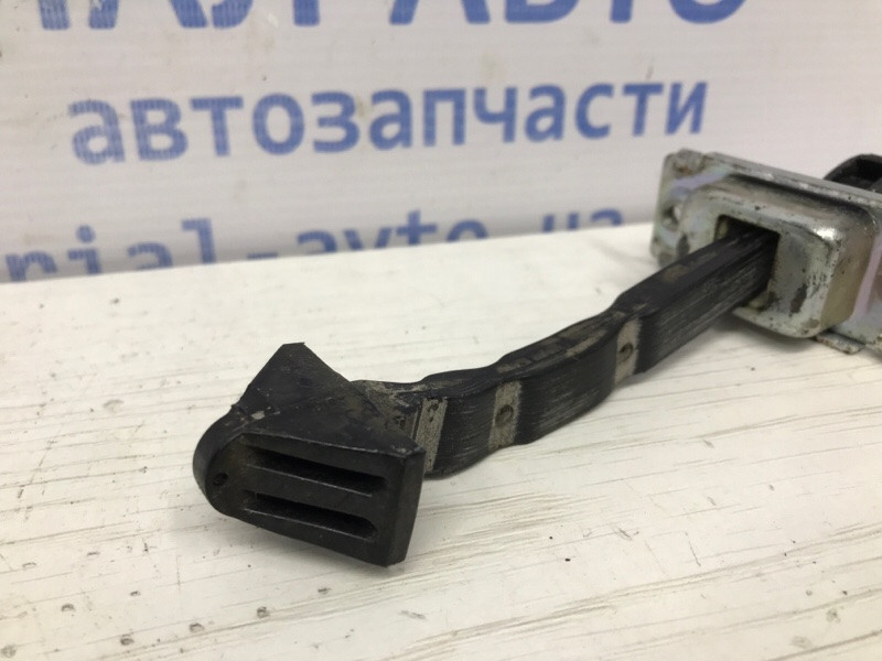 Ограничитель двери задний левый Mazda 3 BM 2.2 DIESEL 2013 (б/у) Киев - изображение 3