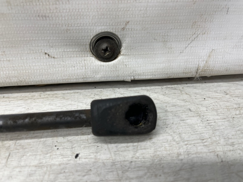 Амортизатор капота Hyundai Santa fe CM 2.2 DIESEL D4HB 2005 (б/у) Киев - изображение 3