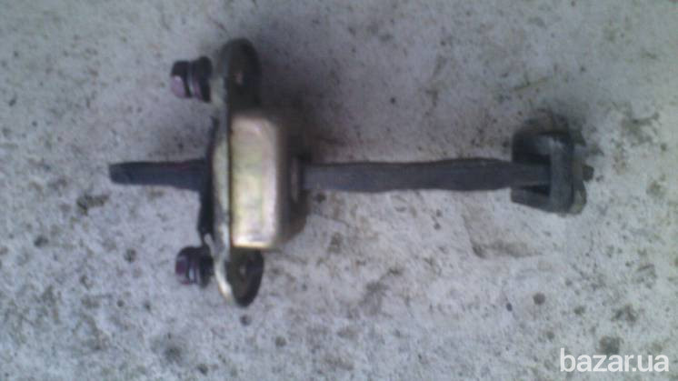 Обмежувач відкривання задньої двері Mb517469 Міцубісі Ланцер 92г.в.оригінал Винница - изображение 1