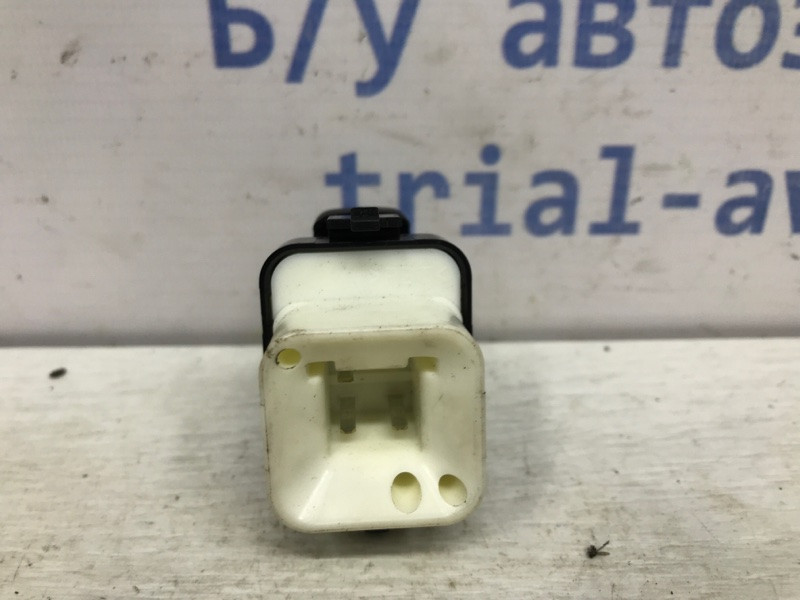 Кнопка стеклоподъемника Mitsubishi Pajero Wagon 3 3.2 ДИЗЕЛЬ 4M41 1999 (б/у) Киев - изображение 3