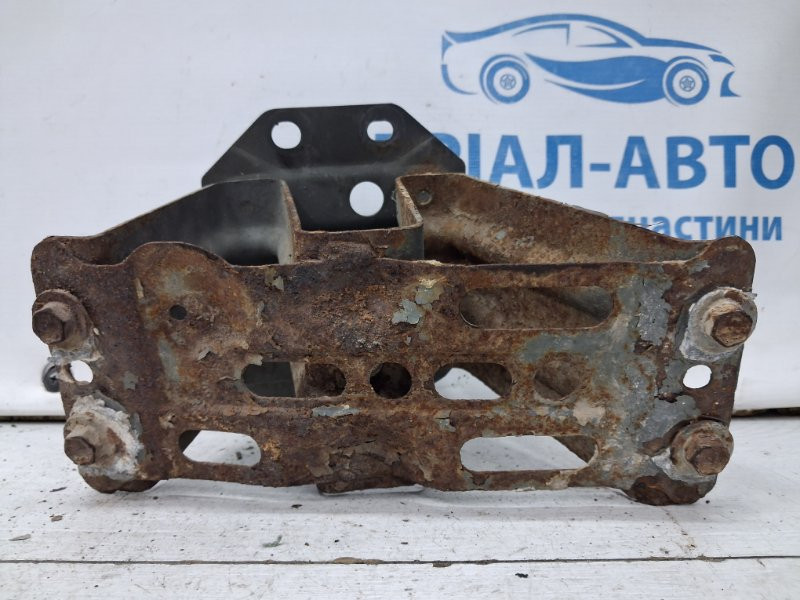 Кронштейн усилителя заднего бампера Toyota Avensis T25 2.2 DIESEL 2ADFTV 2002 лев. (б/у) Киев - изображение 3