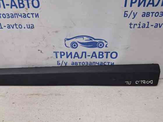 Накладка двери Fiat Doblo 2 1.6 ДИЗЕЛЬ MULTIJET 2010 перед. лев. (б/у) Київ