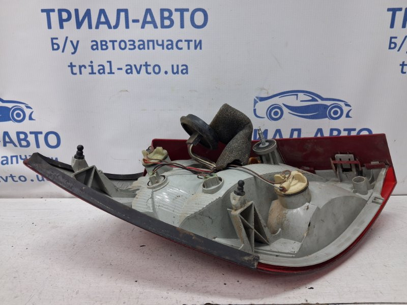 Фонарь задний внешний правый Skoda Fabia 5J 1.4 DIESEL 2007 (б/у) Київ - зображення 6