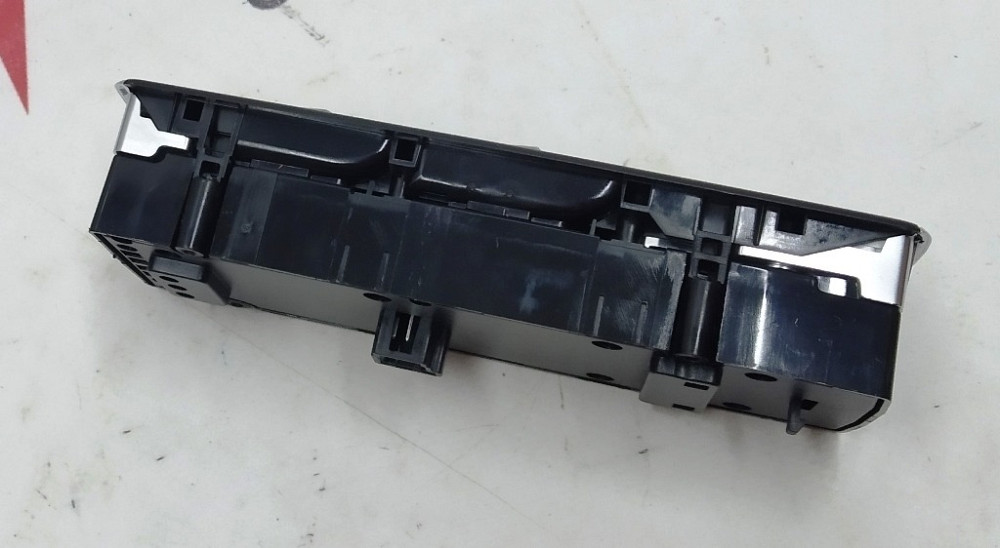 2Блок управления стеклоп. и зеркалами водительской двери (затерта кнопка) Tesla model X, S, REST 102 Киев - изображение 2