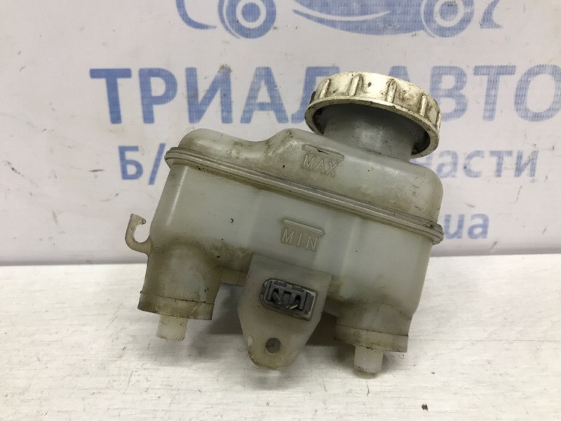 Бачок главного тормозного цилиндра Mitsubishi Lancer 9 1.6 БЕНЗИН 4G18 2003 (б/у) Київ - зображення 1