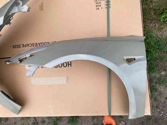 Передні крила LH / RH на Tesla Model 3 Київ