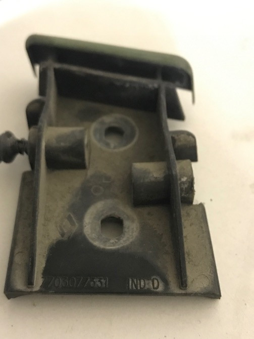 Бу крепление наружной накладки правой стойки Renault Laguna 1, 7703077331 Кропивницький - зображення 1