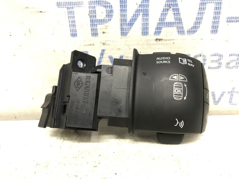 Кнопки руля Renault Megane 3 1.5 DIESEL K9K 2008 (б/у) Київ - зображення 1