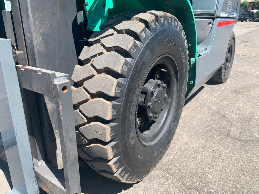 Вилочный автопогрузчик Mitsubishi с двумя дополнительными гидролиниями. Модель: FGE25D. Год: 2017. Одесса - изображение 10