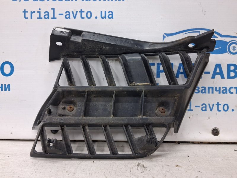 Решетка переднего бампера правая Mitsubishi Outlander CU 2.4 БЕНЗИН 4G69 2003 (б/у) Киев - изображение 4