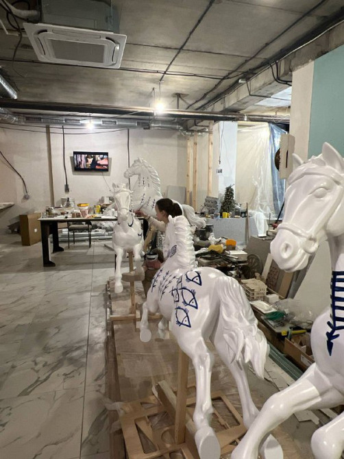 Фотозона «Карусель» з кіньми на замовлення Київ - зображення 5