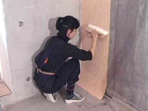 Поклейка шпалер Виноградар Святошин Академмістечко Киев