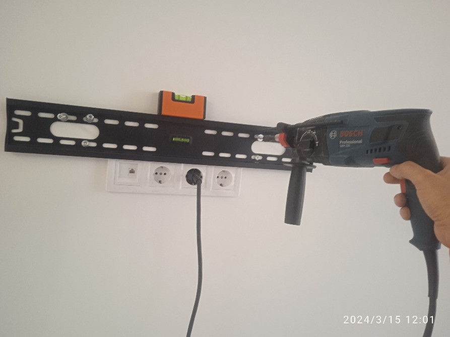 Домашний мастер Одесса, муж на час, электрик, монтаж телевизора на стену Одеса - зображення 6