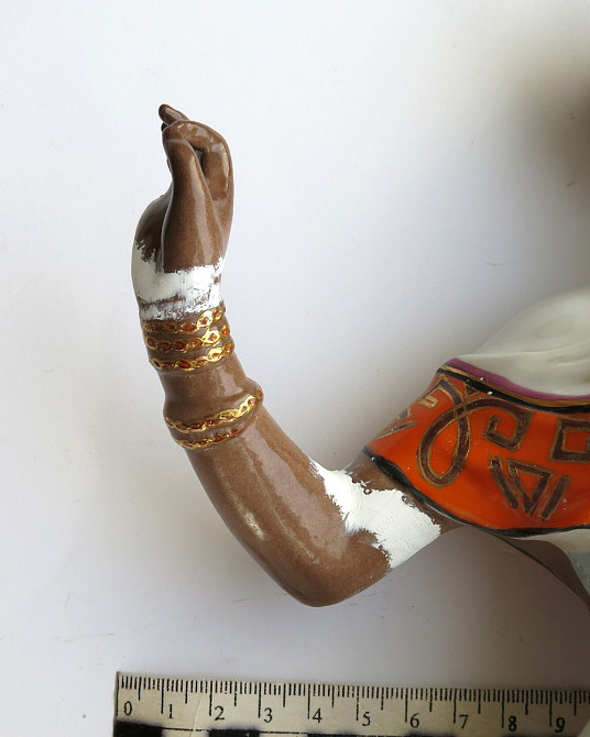 Реставрация фарфора и керамики «танцующая индианка» восстановление разбитых статуэток Київ - зображення 3