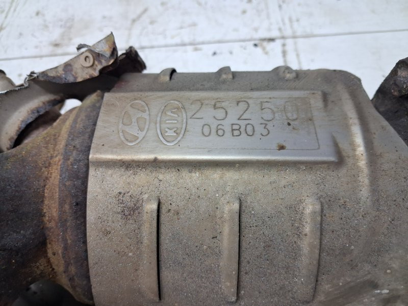 Коллектор выпускной с катализатором Hyundai Sonata NF 2.4 БЕНЗИН G4KC 2004 (б/у) Киев - изображение 7