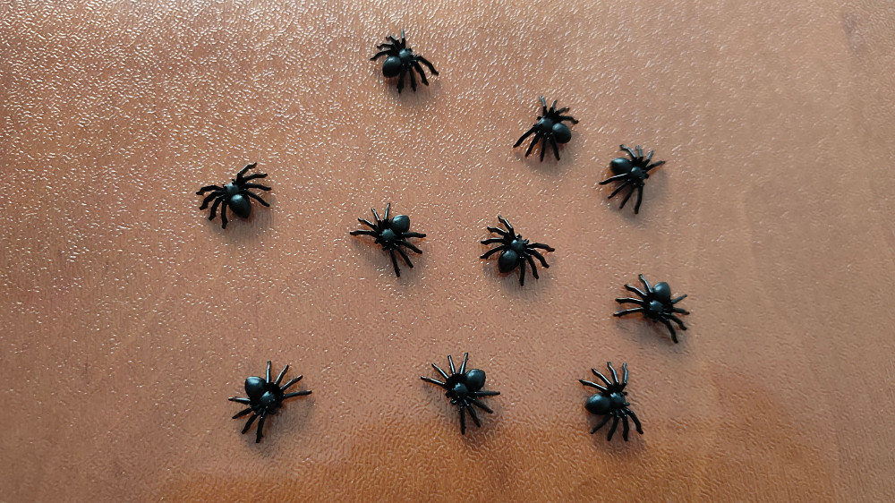 Паучки Чёрные, Белые для хэллоуина прикола пластмассовые 10 шт Бориспіль - зображення 7