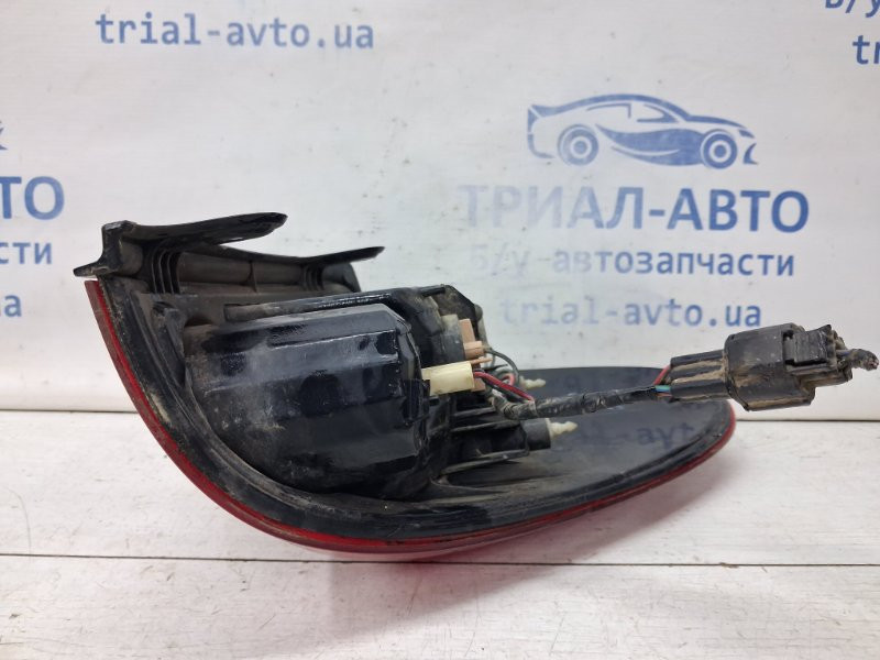 Фонарь задний внешний левый Mitsubishi L200 KB 2.5 DIESEL 4D56 2006 (б/у) Київ - зображення 7