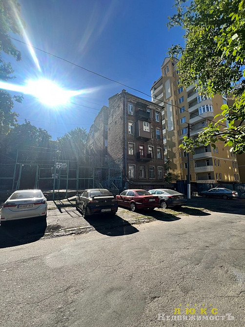 Продам 4 комнатную квартиру переулок Щепной , ( между Базарной и Успенской) Одесса - изображение 1