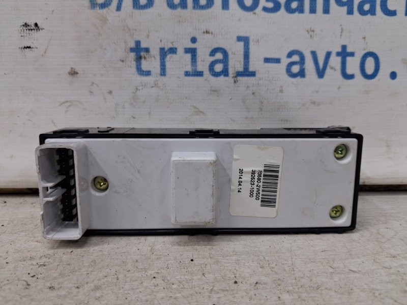 Кнопка стеклоподъемника Hyundai Santa fe DM 2.2 DIESEL D4HB 2012 (б/у) Киев - изображение 2