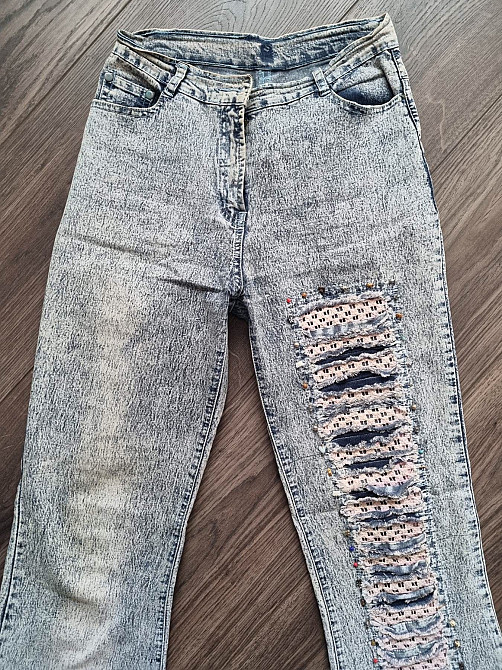 Продам женские джинсы р.44-46 с орнаментом и бисером Киев - изображение 1