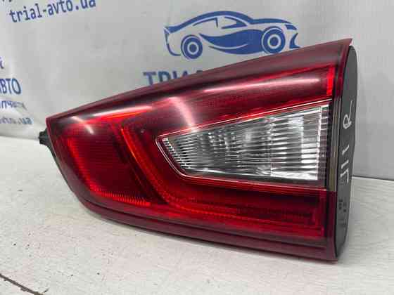 Фонарь задний внутренний правый Nissan Qashqai J11 1.6 DIESEL R9M 2013 (б/у) Киев