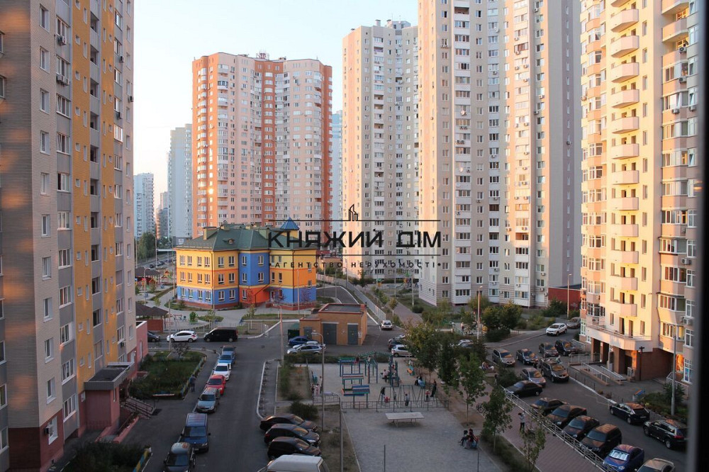 Продаж 3 кімнатної квартири ЖК Молодіжний квартал м. Осокорки Киев - изображение 1