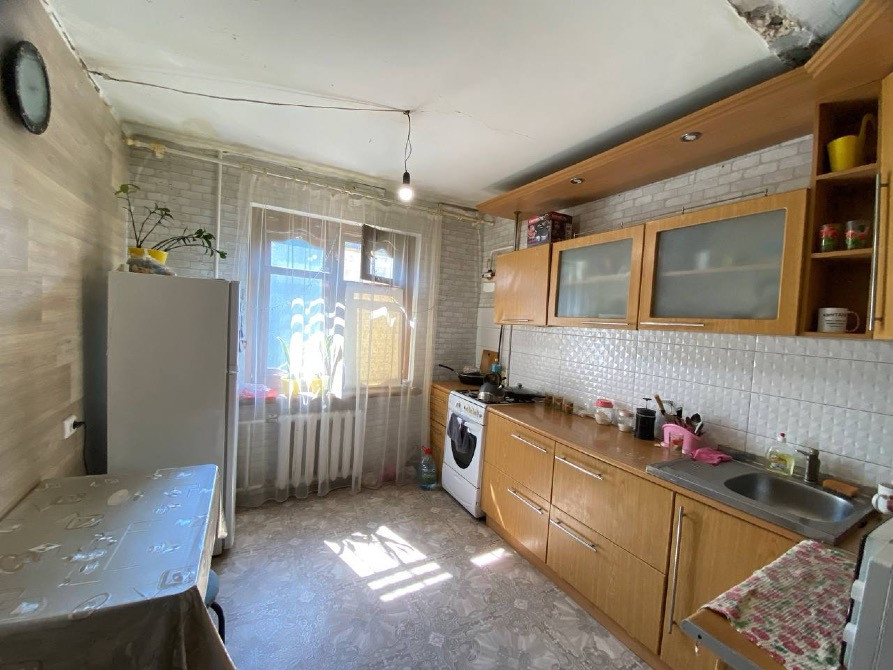 Продається велика і простора чотирикімнатна квартира в одному з найпопулярніших районів Лівого берег Кам'янське (Дніпродзержинськ) - зображення 1