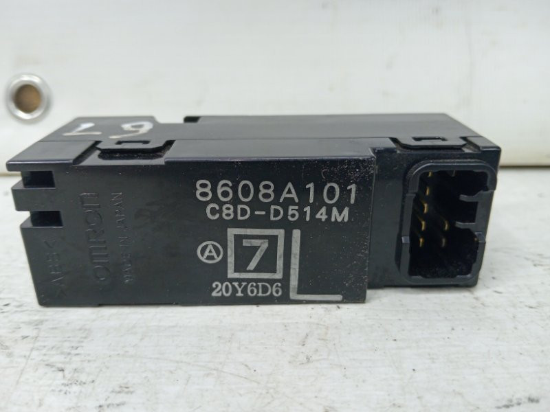 Кнопка стеклоподъемника Mitsubishi Lancer 9 1.6 БЕНЗИН 4G18 2003 (б/у) Киев - изображение 4