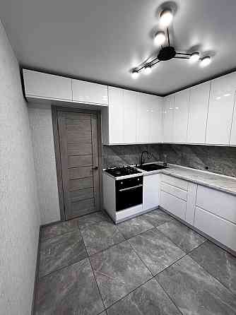 Продам. 2-к.кв. 3/9, ж/м Тополь-3, вул. Василя Барки. Дніпро