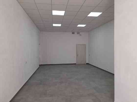 Приміщення з окремою вхідною групою 66 кв. у сучасному бізнес-центрі «МАСШТАБ» Вишневе