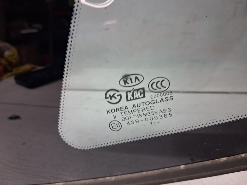Стекло в кузов заднее правое Kia Sorento BL 2.5 DIESEL D4CB 2002 (б/у) Київ - зображення 3