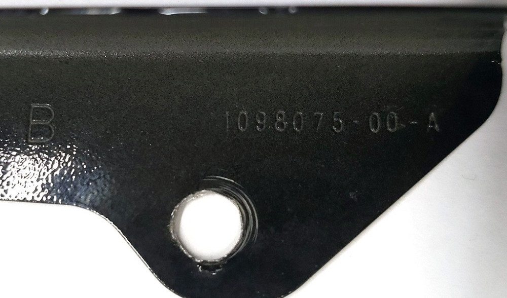 Табличка с VIN кодом под лобовым стеклом Tesla model 3 1006865-00-C Київ - зображення 3