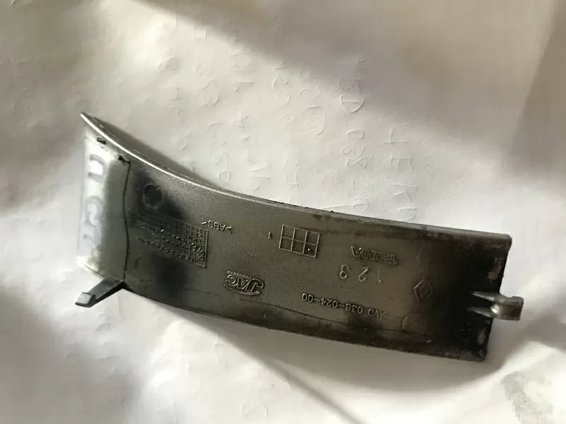 Бу накладка рейлинга Renault Megane 3, AVD 038-024-00, 03802400 правая передняя нижняя Кропивницкий - изображение 2