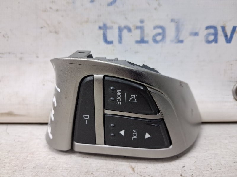 Кнопки руля SsangYong Korando C200 2.0 DIESEL D20DT 2010 (б/у) Киев - изображение 1