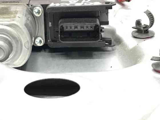 Стеклоподъемник передний правый Kia Sorento 2009-2014 824022P010 (Арт. 54009) Київ