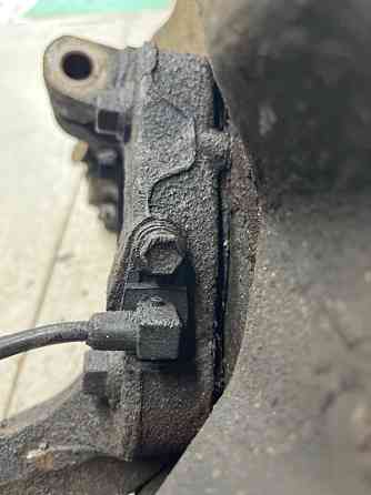 Кулак поворотный левый со ступицей Hyundai Santa fe CM 2.2 DIESEL D4HB 2005 (б/у) Київ