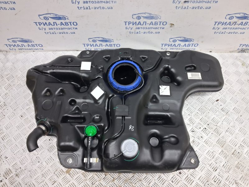 Бак топливный пластик Toyota Auris E150 1.6 БЕНЗИН 1ZRFAE 2006 (б/у) Киев - изображение 2