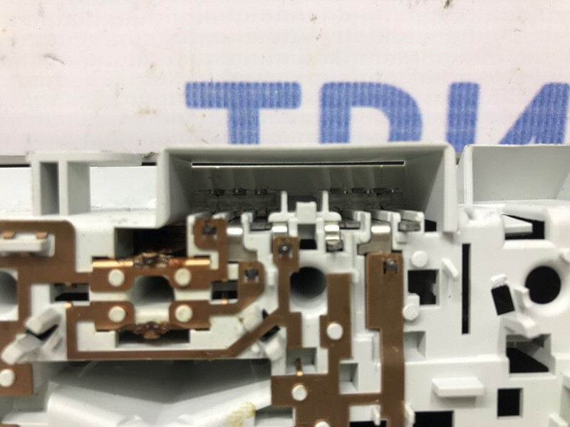 Плафон передний Chevrolet Cruze J300 1.8 2009 (б/у) Київ - зображення 3