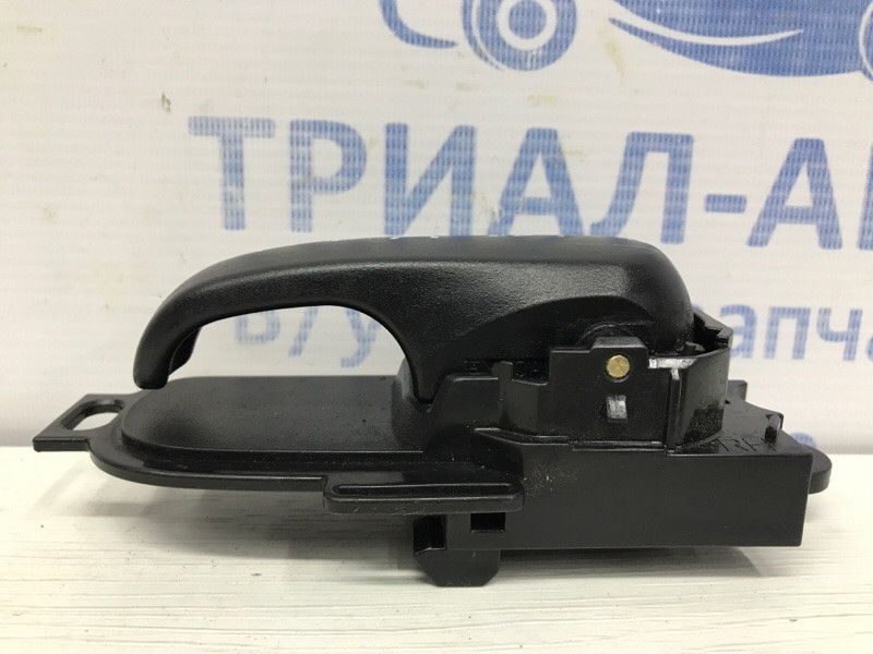 Ручка двери внутренняя правая Nissan Tiida C11 1.6 БЕНЗИН HR16 2004 (б/у) Київ - зображення 2