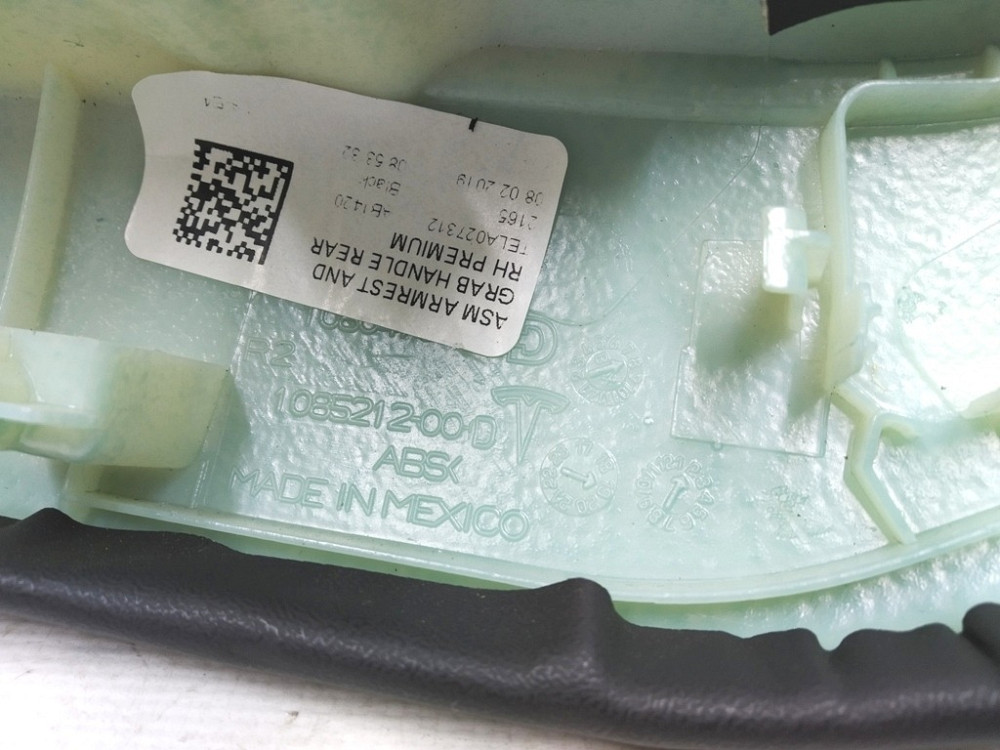 1Подлокотник карты двери задней правой PREMIUM BLACK Tesla model 3 1085212-00-D Киев - изображение 3