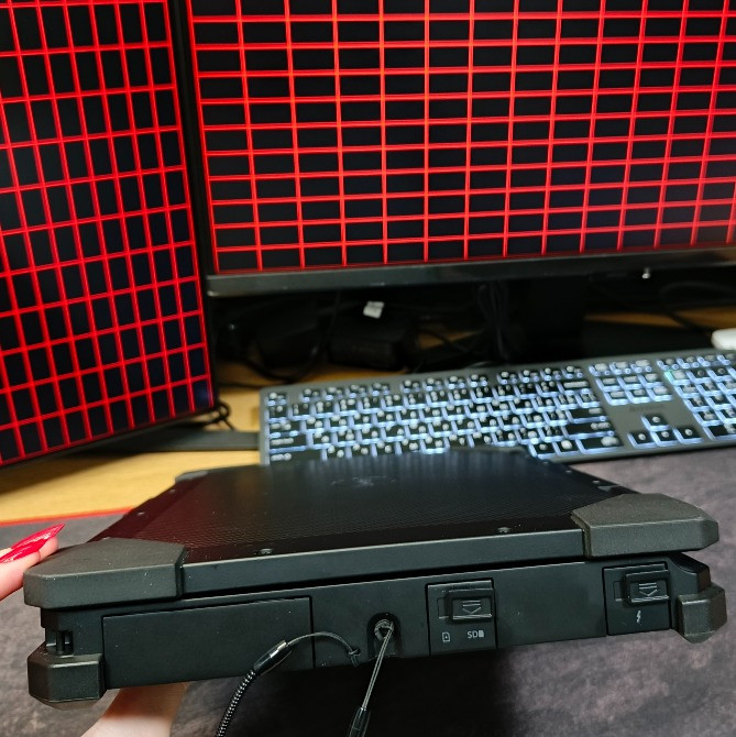 Захищений сенсорний ноутбук Dell 7330 Rugged Extreme i7-1165G7 16/512 IPS touch MIL-STD-810H/IP66 Киев - изображение 4