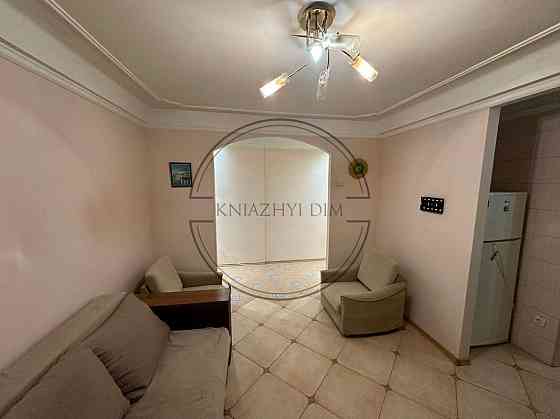 Затишна трикімнатна квартира біля метро Лівобережна, код №11200977 Київ