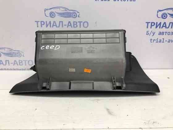 Бардачок Kia Ceed ED 1.6 DIESEL D4FB 2006 (б/у) Київ