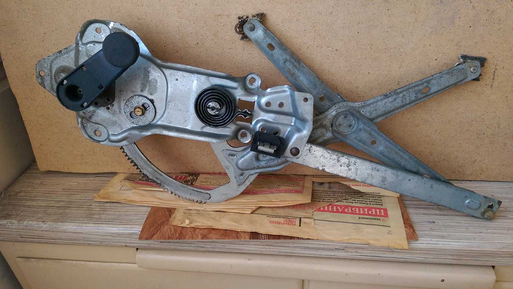 Стеклоподъемник BMW 525, E34, 1990, правый Киев - изображение 1